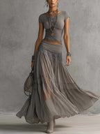 Marina | Conjunto de Top con Paneles de Encaje y Falda Maxi Plisada Gris