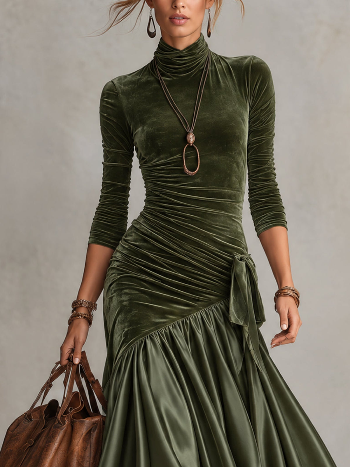 Nerea | Vestido largo de terciopelo y satén verde oliva con bajo de encaje