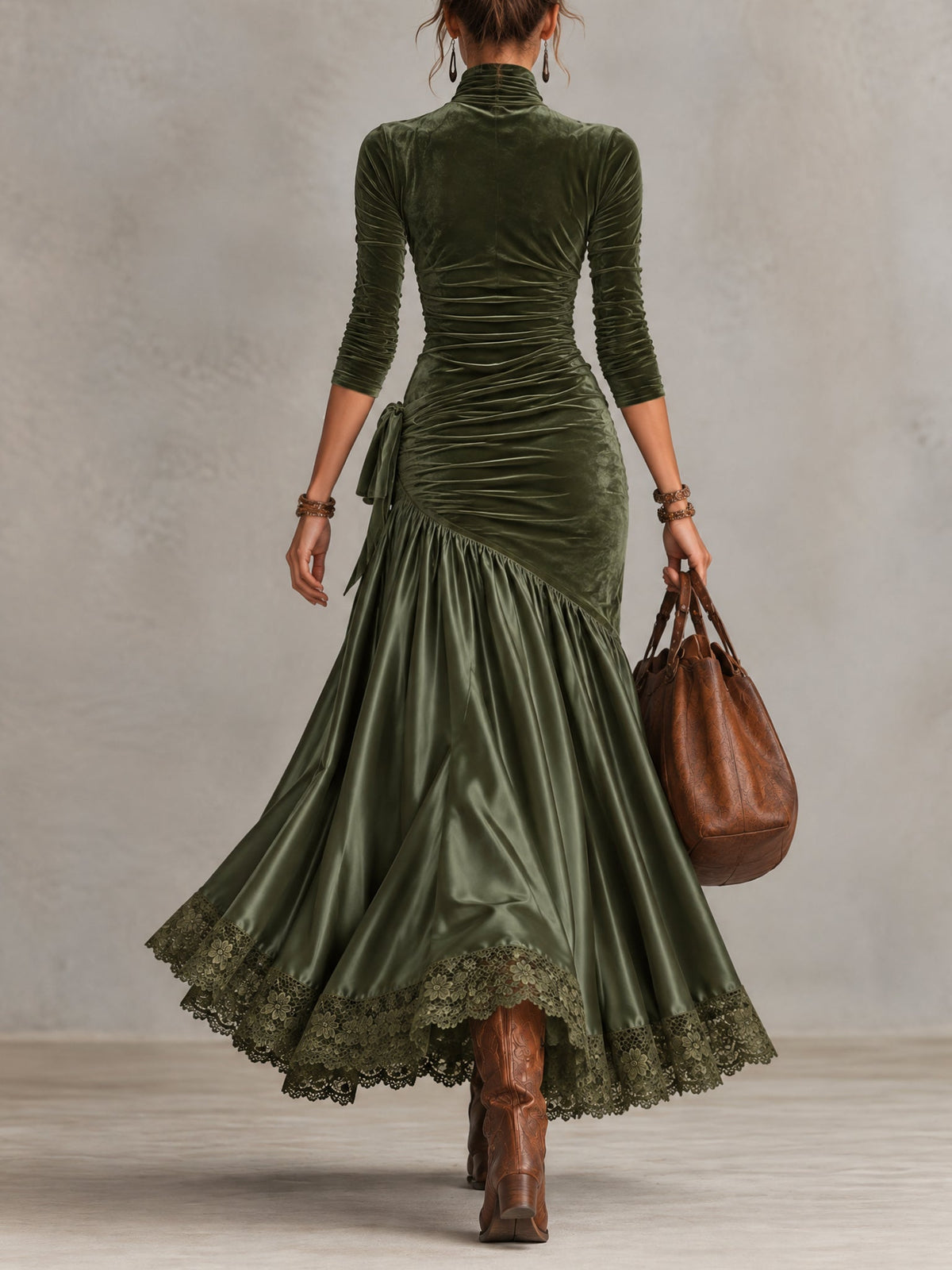 Nerea | Vestido largo de terciopelo y satén verde oliva con bajo de encaje