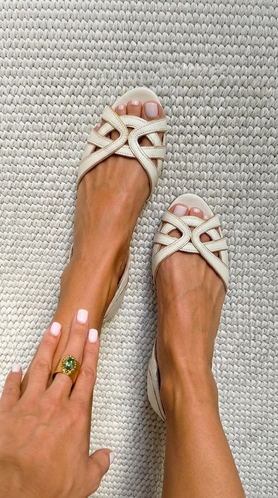 Camila | Sandalias Trenzadas Crema Elegante