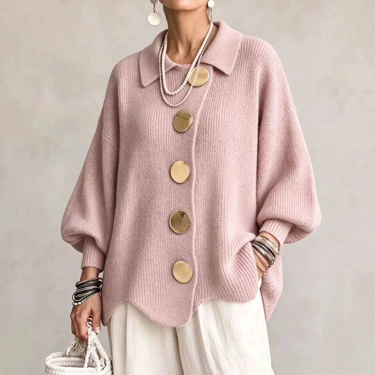 Sandra | Rebeca oversize con cuello y botones dorados