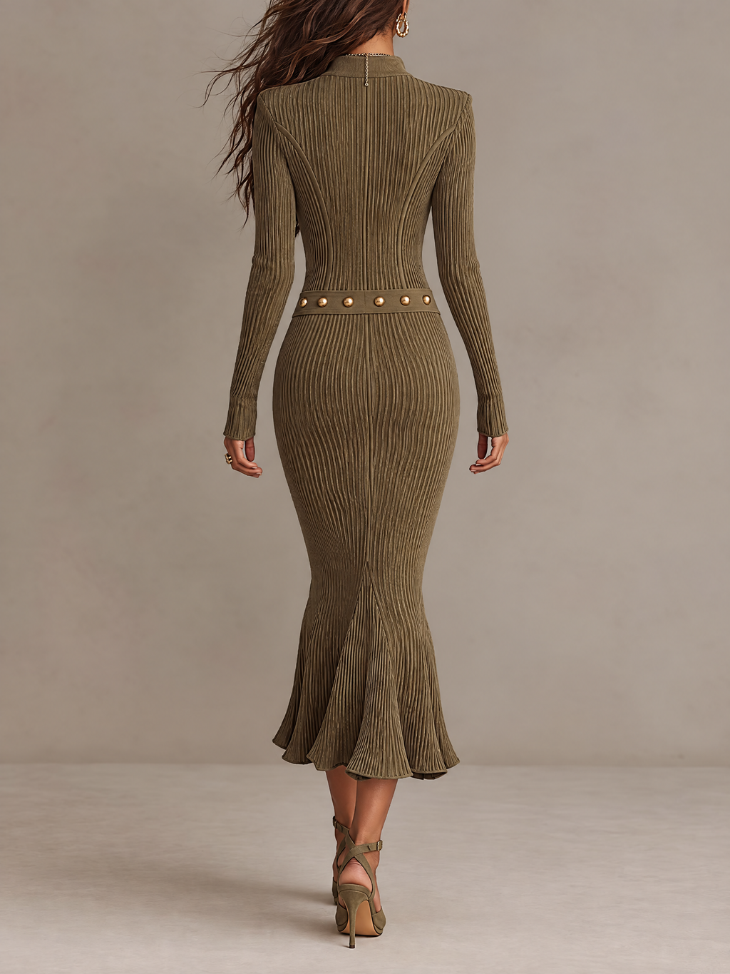 Marta | Vestido midi de punto canalé con cremallera, bajo sirena y cinturón de tachuelas