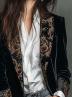 Camila | Blazer Entallado con Estampado Barroco Negro