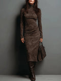 Carla | Vestido Midi Ajustado de Cuello Alto