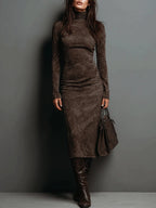 Carla | Vestido Midi Ajustado de Cuello Alto