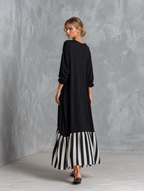 Alba | Vestido largo oversize de algodón negro con rayas efecto patchwork