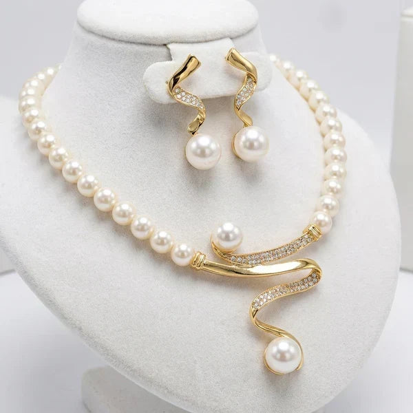 Almudena | Conjunto de collar y pendientes de perlas