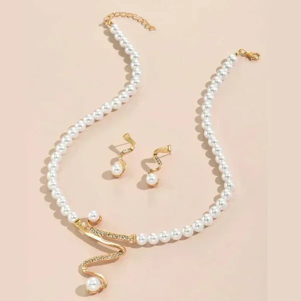 Almudena | Conjunto de collar y pendientes de perlas