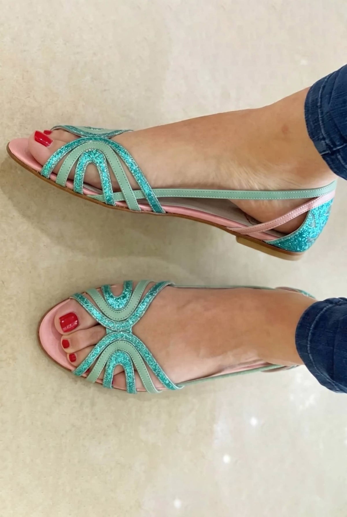 Leonor | Sandalias Doradas Luz de Verano