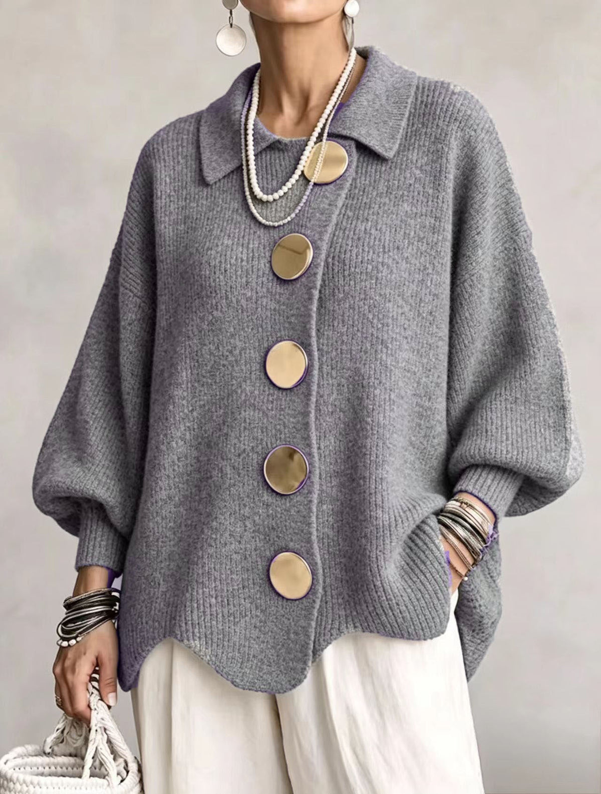 Isadora | Cárdigan Oversize con Cuello y Botones Metálicos Grandes