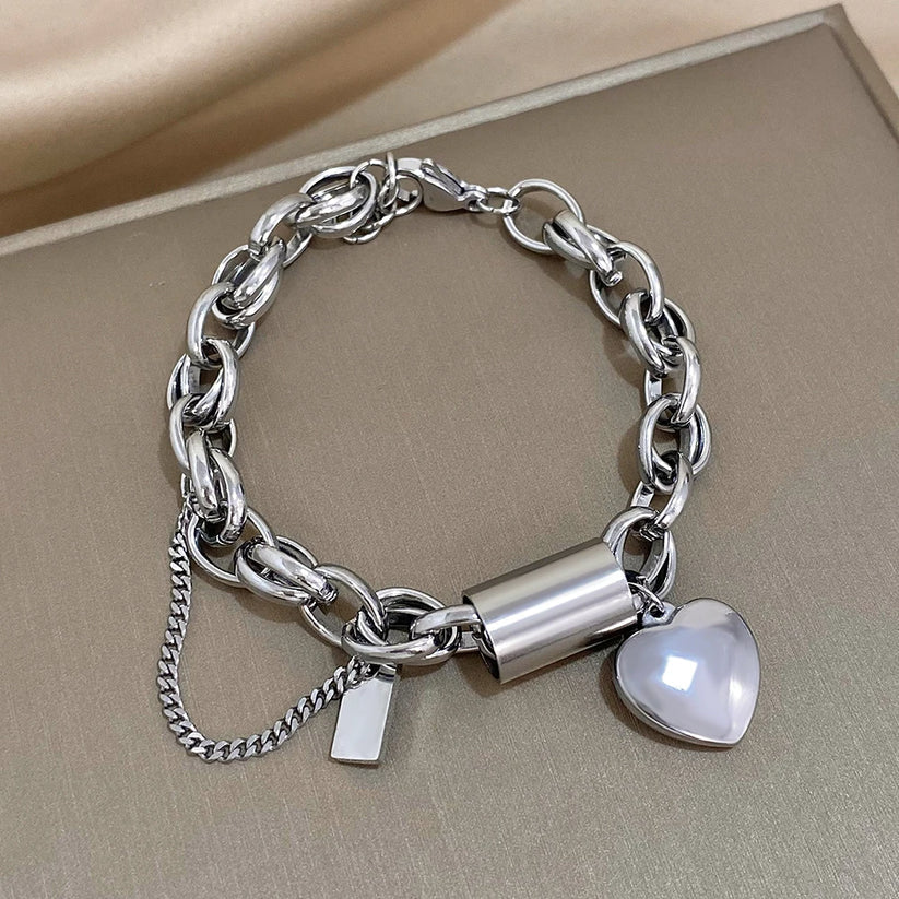 Guadalupe | Pulsera con charm de corazón