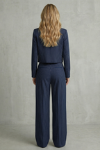 Regina | Conjunto de Raya Diplomática con Blazer Corta y Pantalón Ancho