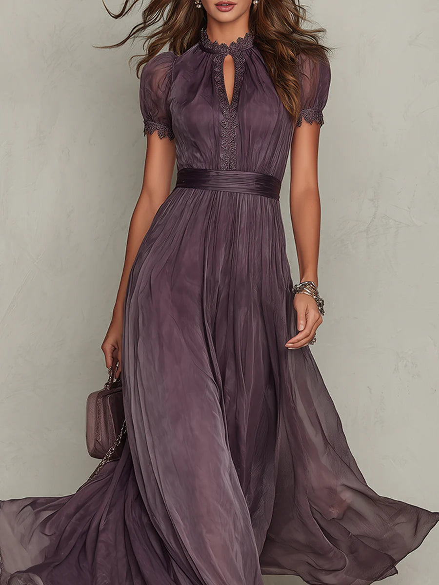 April | Vestido Maxi Morado con Escote Ojo de Cerradura y Ribete de Encaje