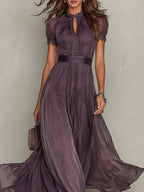 April | Vestido Maxi Morado con Escote Ojo de Cerradura y Ribete de Encaje