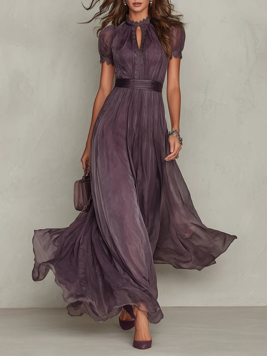 April | Vestido Maxi Morado con Escote Ojo de Cerradura y Ribete de Encaje