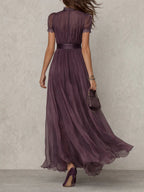 April | Vestido Maxi Morado con Escote Ojo de Cerradura y Ribete de Encaje
