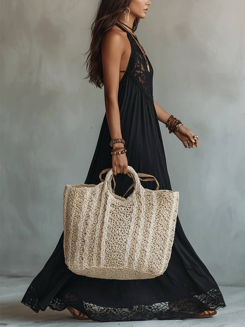 Noa | Vestido Maxi Bohemio Negro sin Mangas con Ribete de Encaje