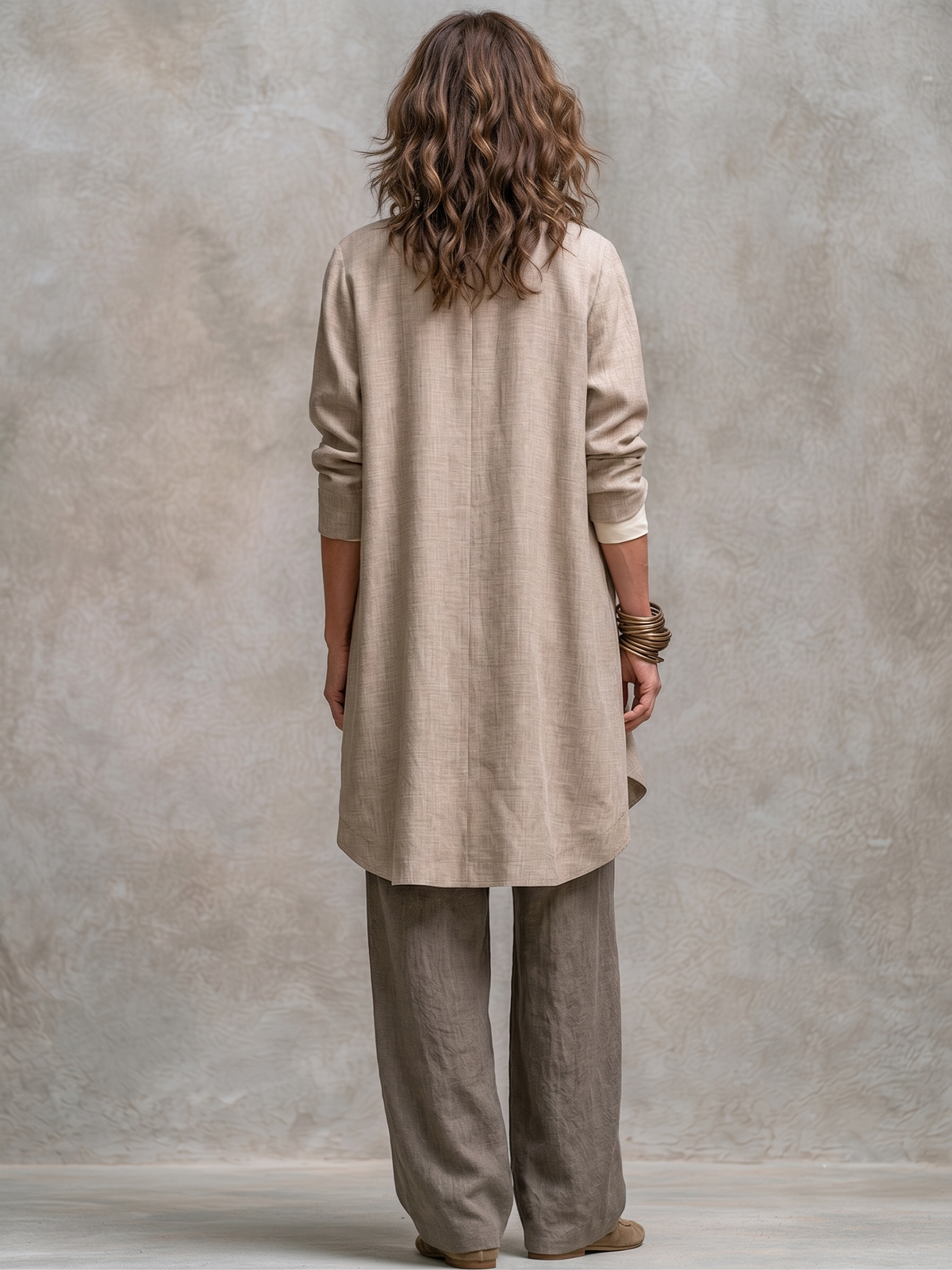 Constanza | Conjunto de tres piezas beige y gris con pantalón palazzo