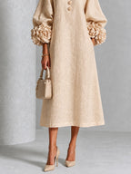 Catalina | Vestido midi con mangas abullonadas y botones de flor