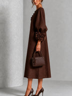 Catalina | Vestido midi con mangas abullonadas y botones de flor