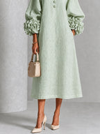 Catalina | Vestido midi con mangas abullonadas y botones de flor