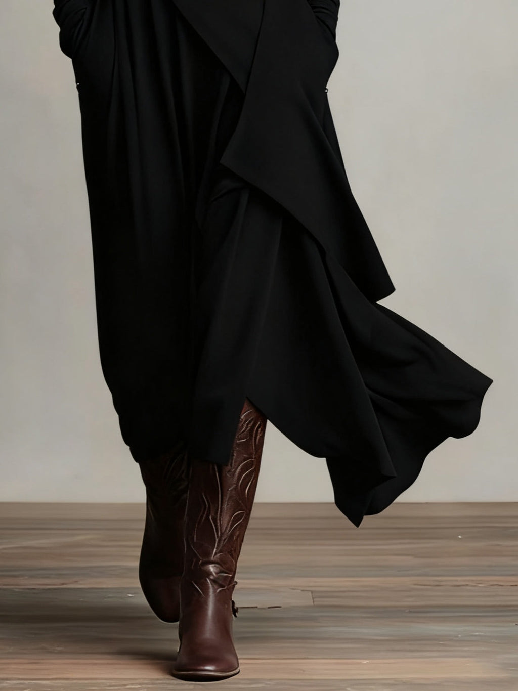 Victoria | Vestido Vintage Asimétrico de Cuello Alto