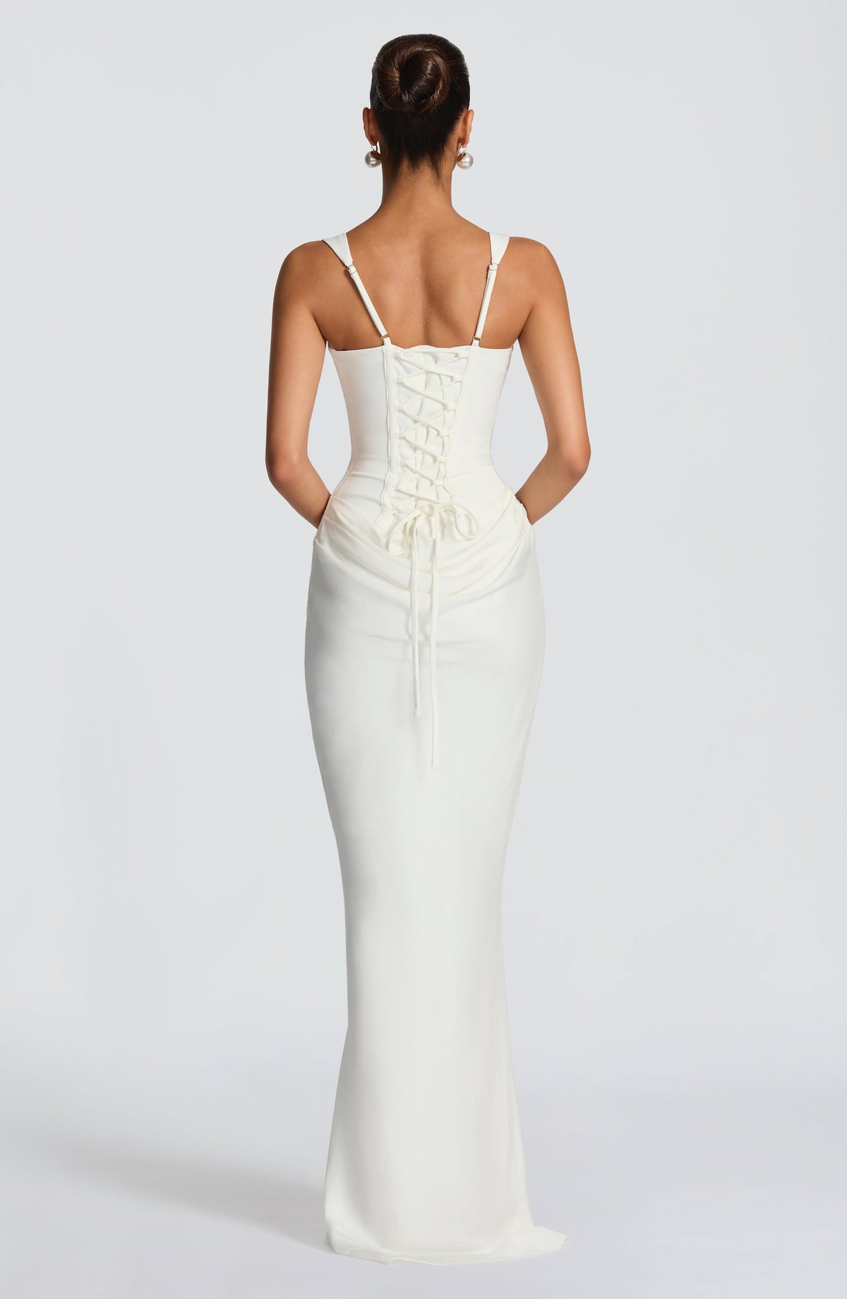 Noemí | Vestido Maxi Satinado de Escote Cuadrado