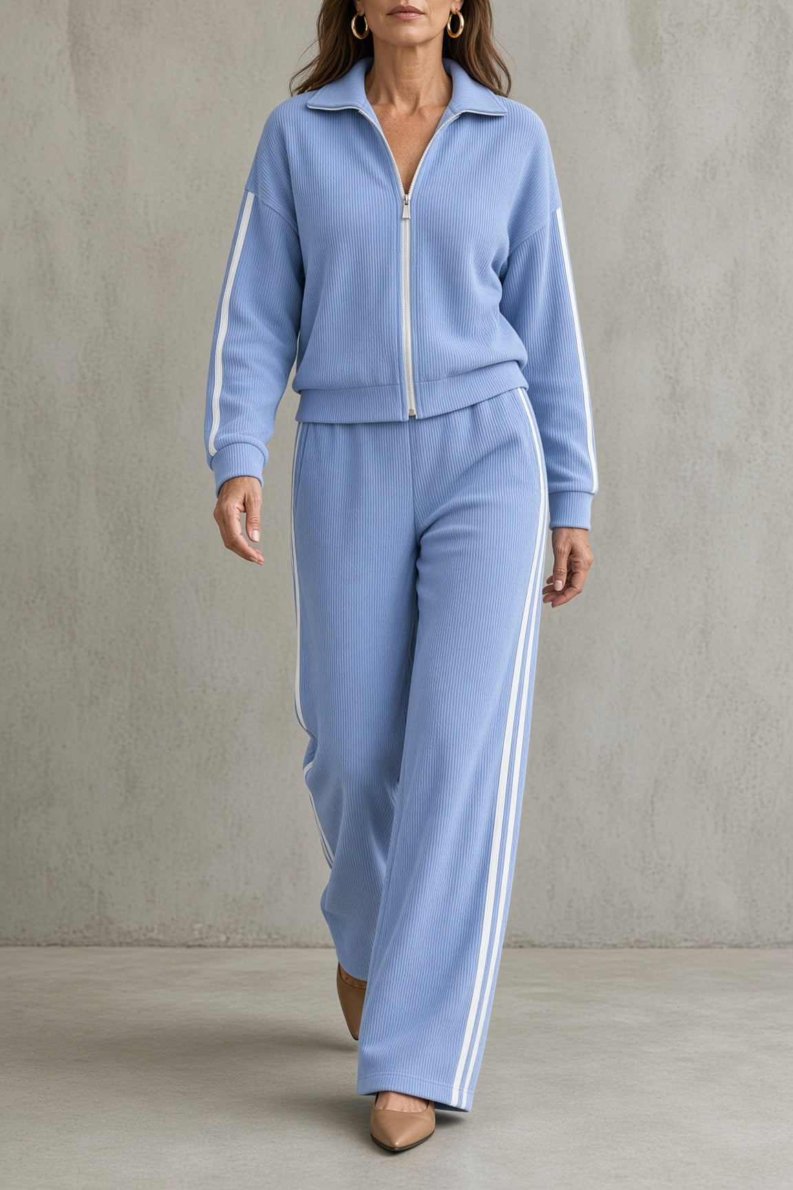 Loreto | Conjunto deportivo con cremallera y ribetes en contraste
