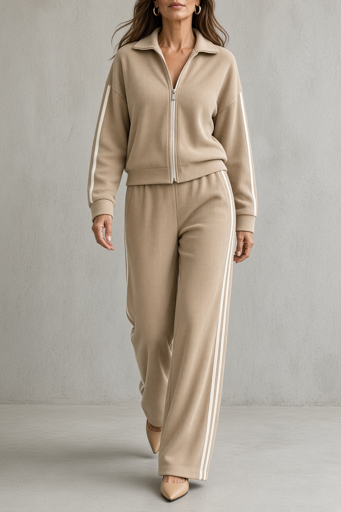 Loreto | Conjunto deportivo con cremallera y ribetes en contraste