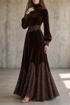 Amaya | Vestido largo de terciopelo con detalles de encaje