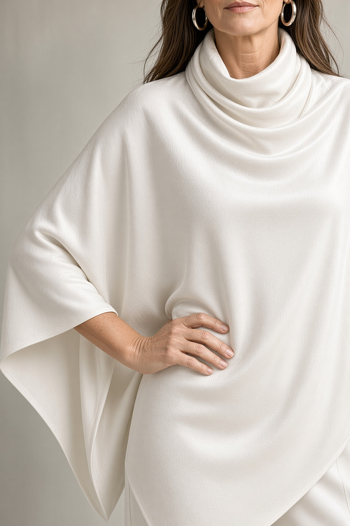 Gala | Conjunto de terciopelo con top poncho de cuello drapeado y pantalón ancho