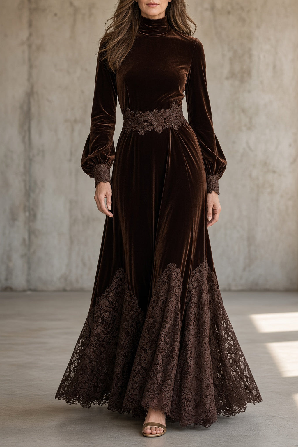 Amaya | Vestido largo de terciopelo con detalles de encaje