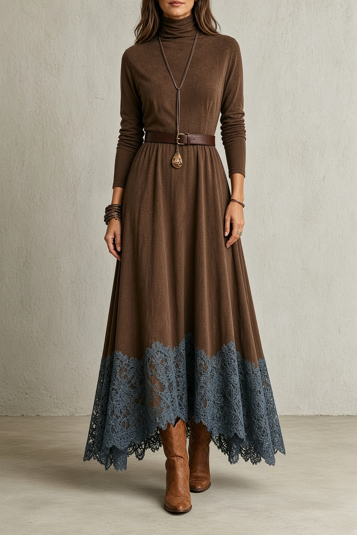 Rosana | Vestido vintage de cuello vuelto con bajo de encaje