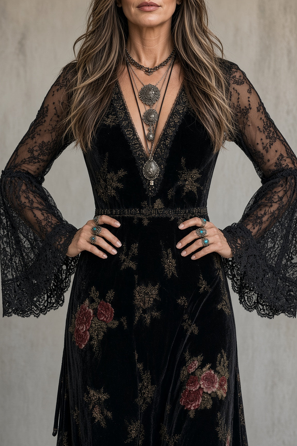 Azahara | Vestido largo de terciopelo floral con mangas de encaje