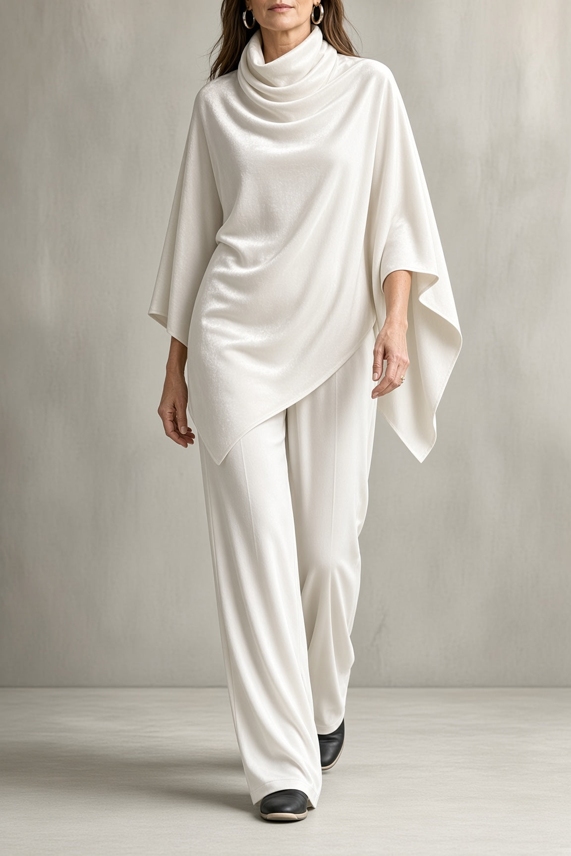 Gala | Conjunto de terciopelo con top poncho de cuello drapeado y pantalón ancho