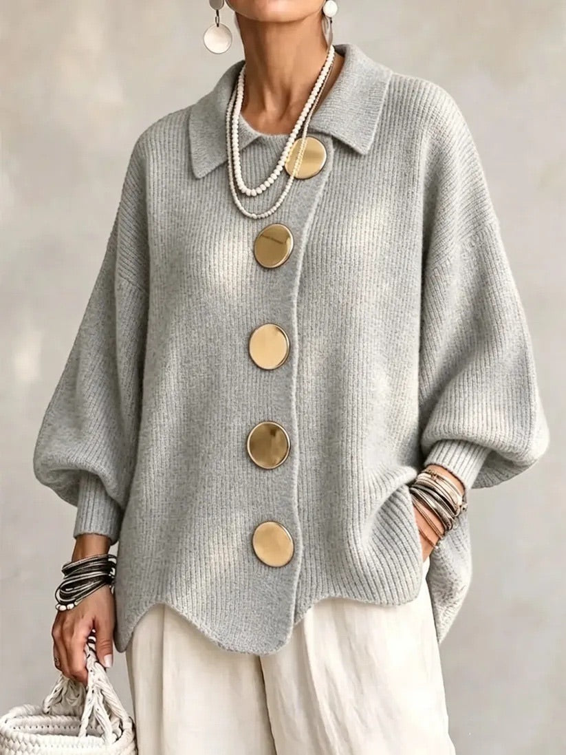 Sandra | Rebeca oversize con cuello y botones dorados