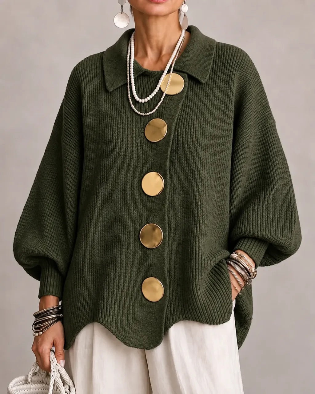 Sandra | Rebeca oversize con cuello y botones dorados