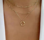Trinidad | Collar dorado de capas con colgante